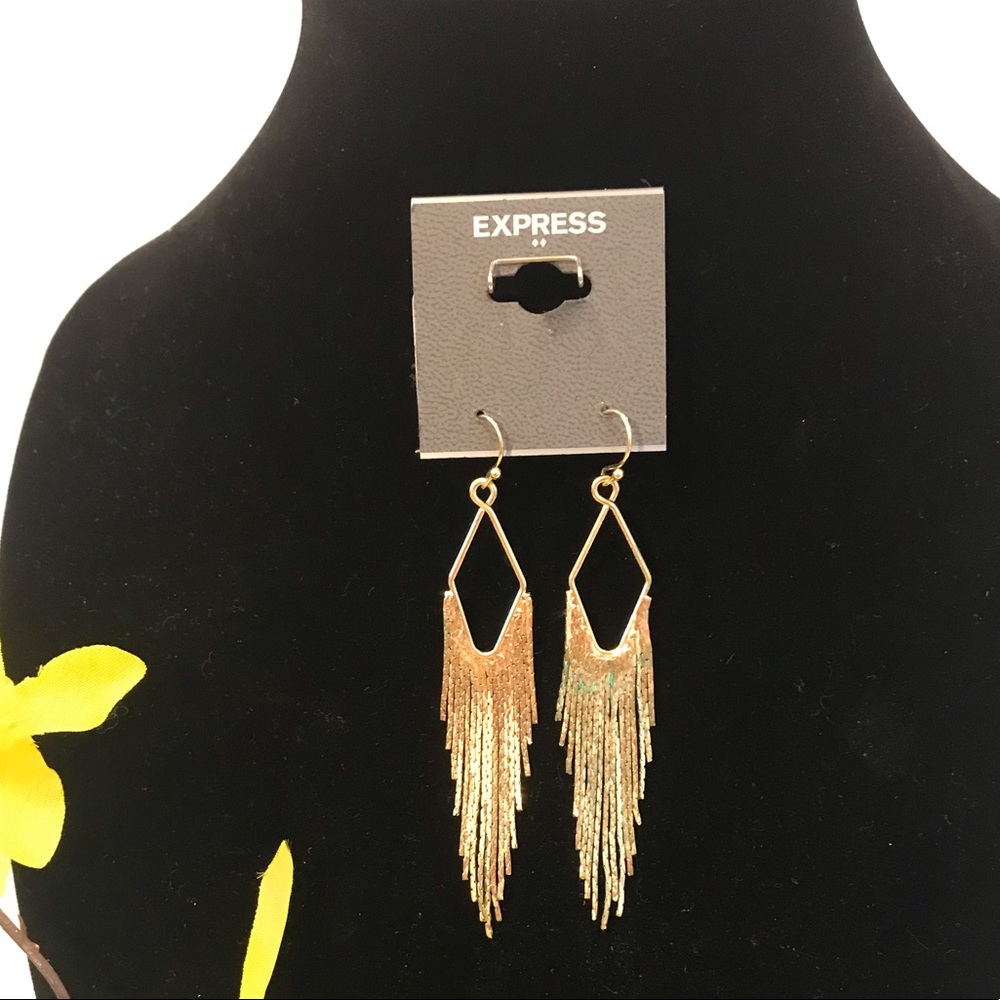 Express gold chandelier earrings -NWT 🌟